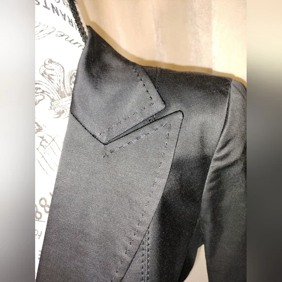EUC! bebe Classic Black Satin Women's Blazer. Size 6 - Picture 3 of 8